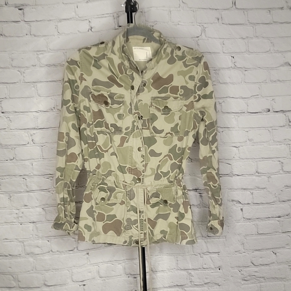 Lightweight Camo Jacket size Small